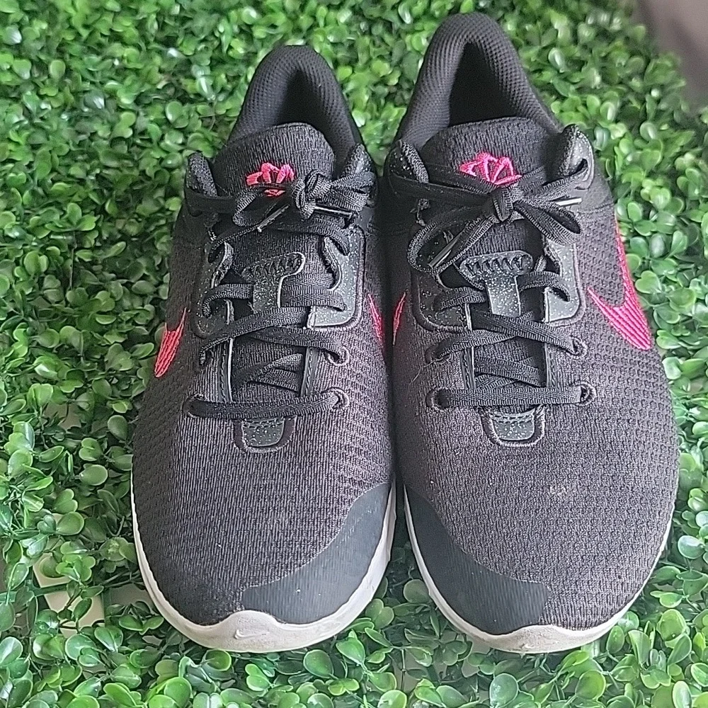 Nike Flex Black and Pink Shoes - Picture 2 of 6